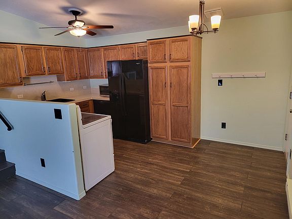 3rd image of 2855 Vesta St