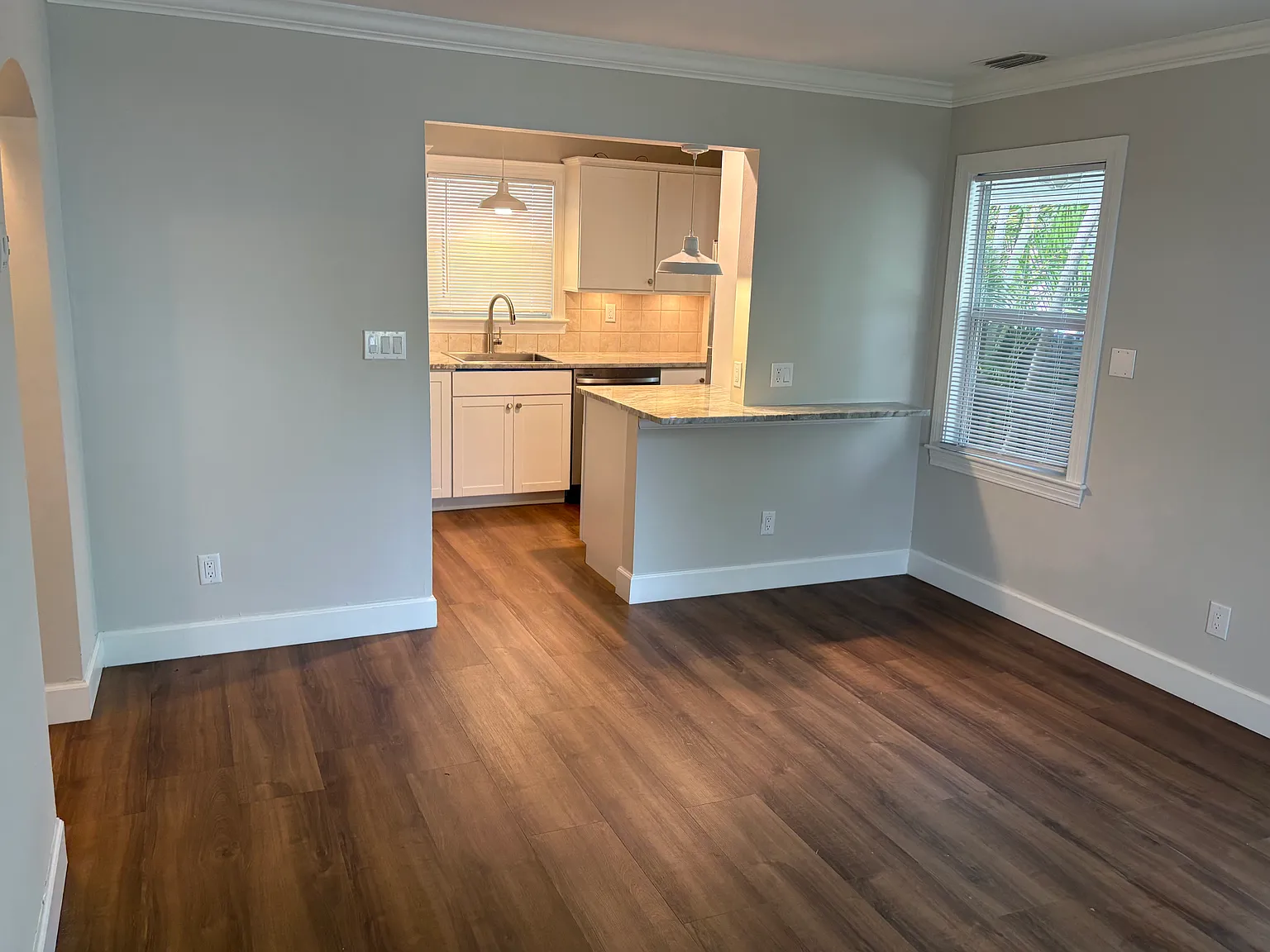 2 bed, 1000 sqft, $2,680 — Photo 3