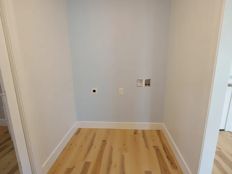 60 Madison Dr — Photo 49