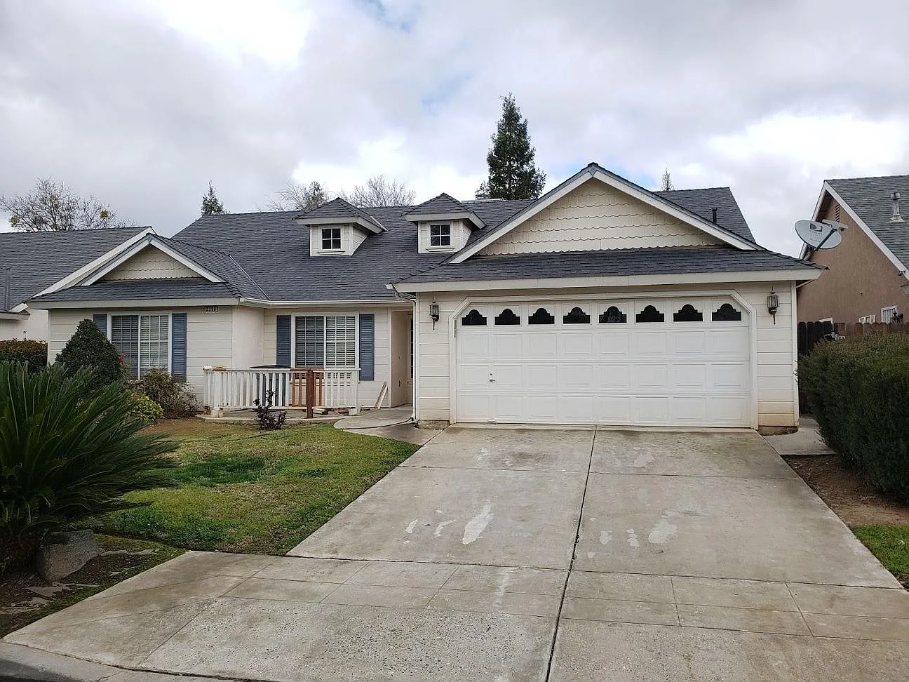 2298 E Quincy Ave photo 1