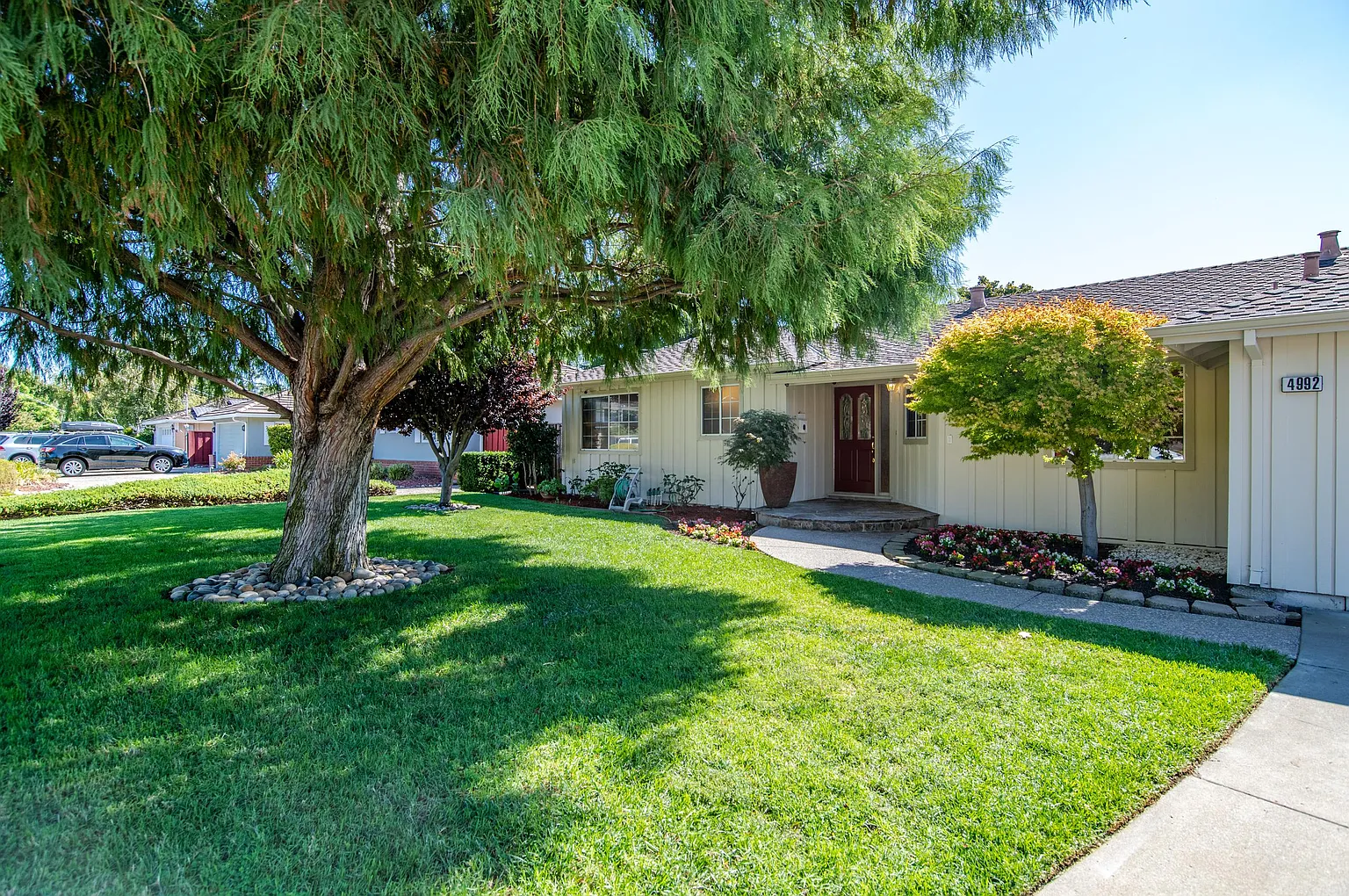 4992 Mattos Dr photo 1