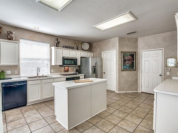 5th image of 3106 Harbor Pointe Dr