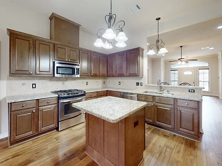1120 Eagle Ave — Photo 8