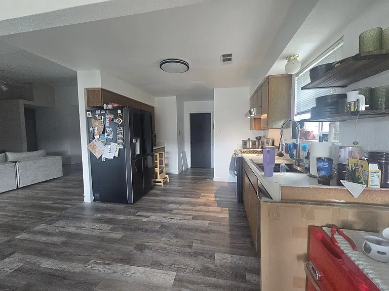 1012 Michelle Ct — Photo 6