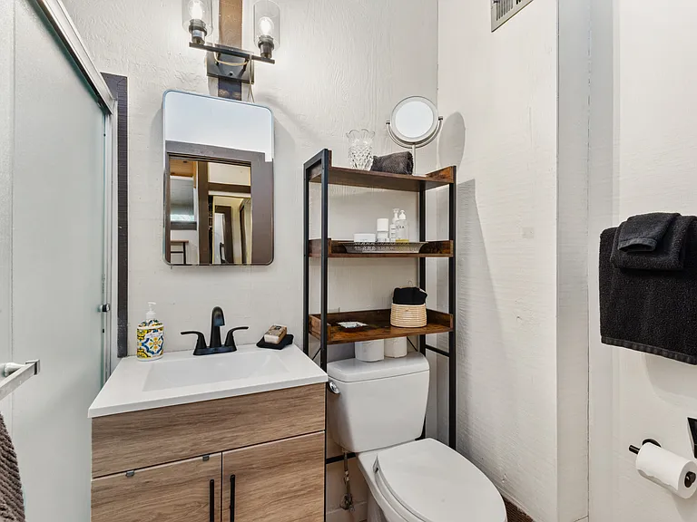7639 Forest Glenn Dr — Photo 21