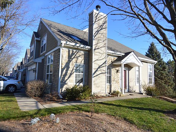 2nd image of 110 Vista View Dr