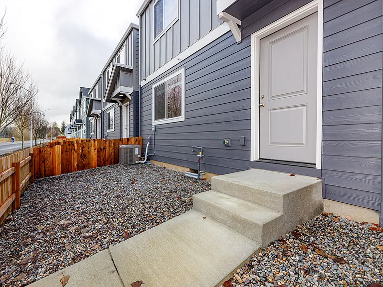 Oak Heritage Townhomes — Photo 40
