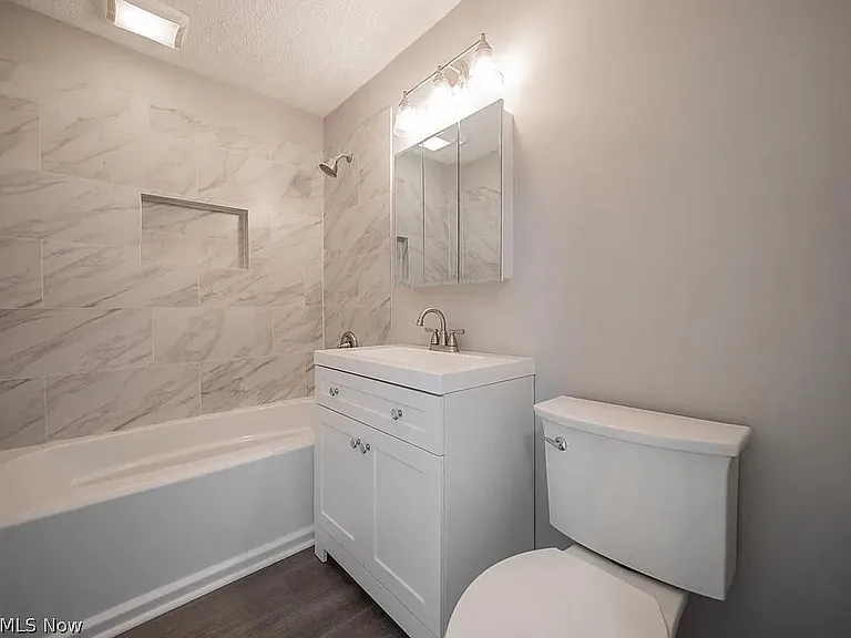 335 Inwood Blvd — Photo 9