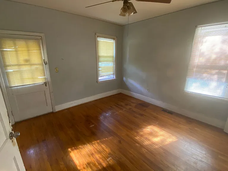 1102 Murphy St — Photo 7