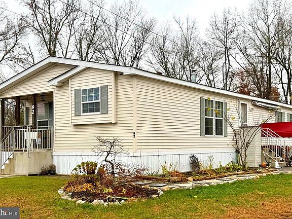 2nd image of 92 Arrowhead Rd