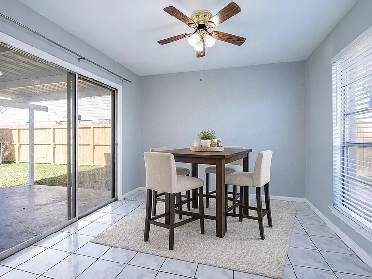10215 Kirkwren Dr — Photo 7