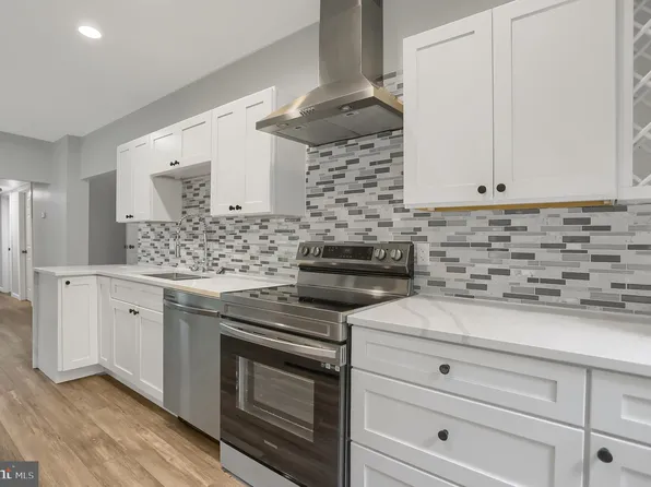 106 N Lloyds Ln, Tower City, PA 17980