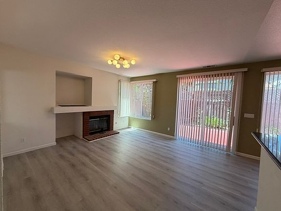 3rd image of 17 Miranda Ct