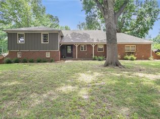 6625 Milhaven Dr, Mission, KS 66202