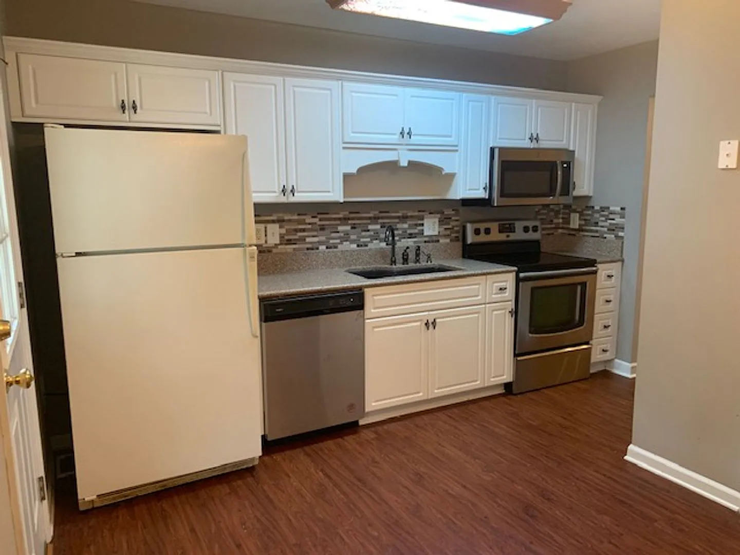 Beautiful 2 bedroom, 2 bathroom townhome for rent in Columbia county! — Photo 2