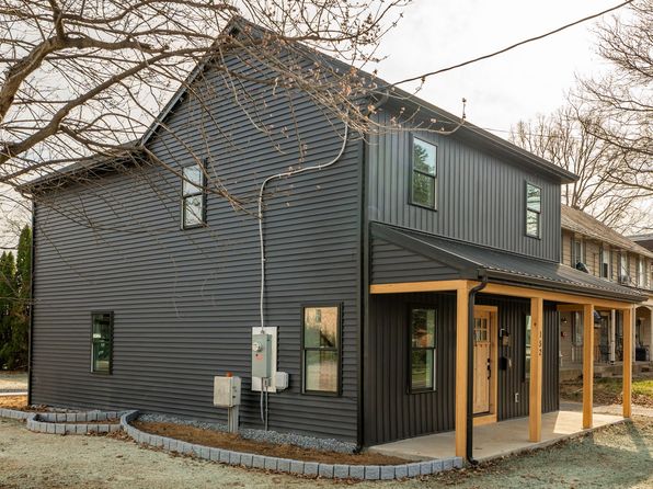 152 W Main St