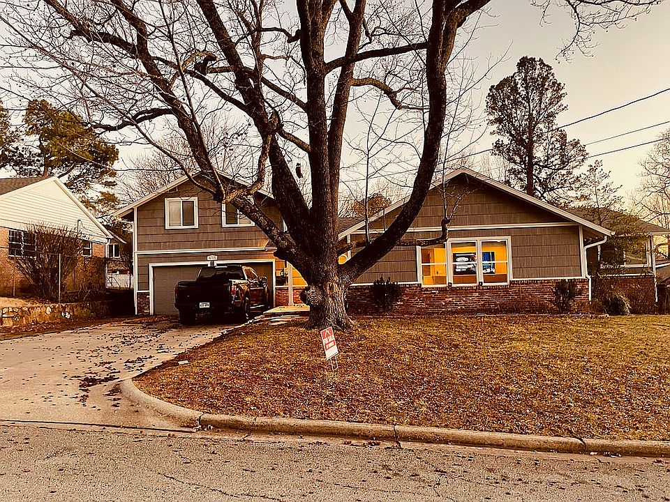 1st image of 435 W Hawthorn St