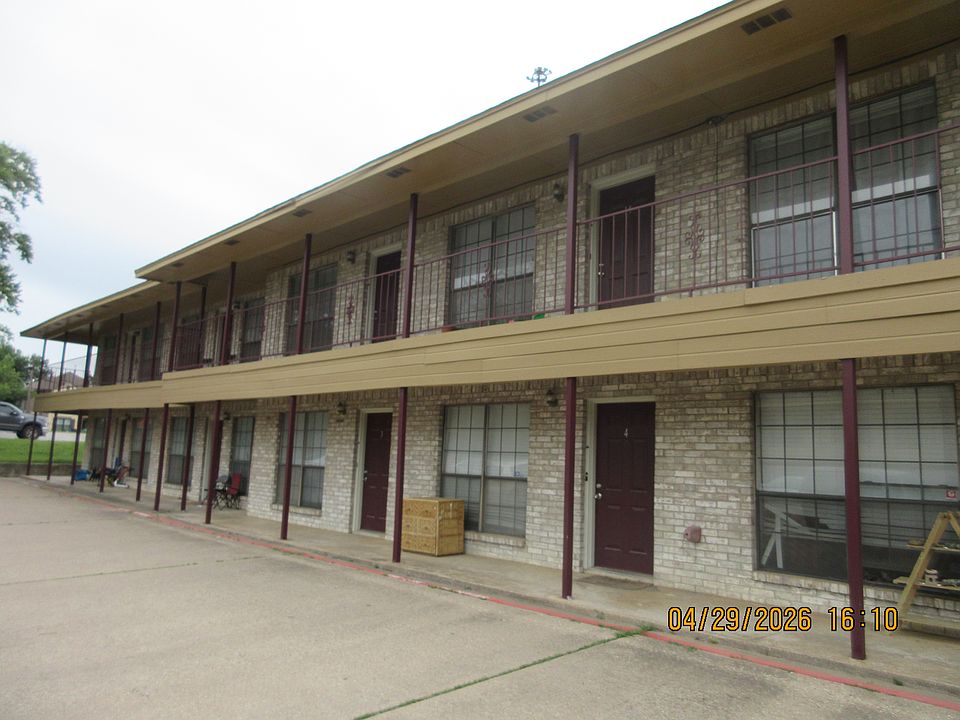 1st image of 923 W Sycamore St #19