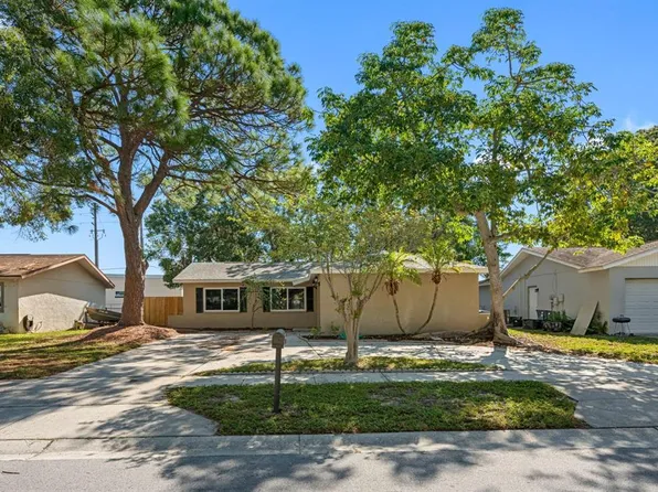 8381 Jennifer Ln, Seminole, FL 33777