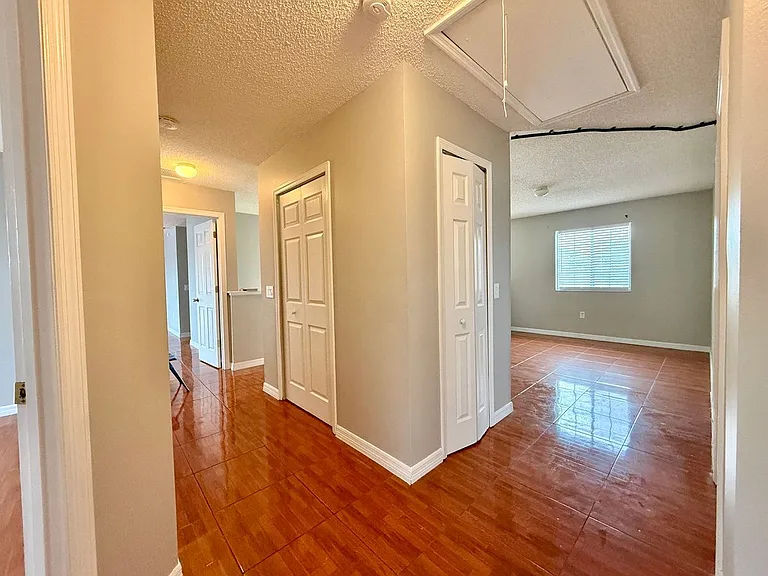 677 Elbridge Dr — Photo 5