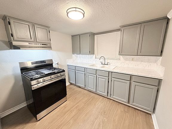 5th image of 240 Kirk Pl APT 1