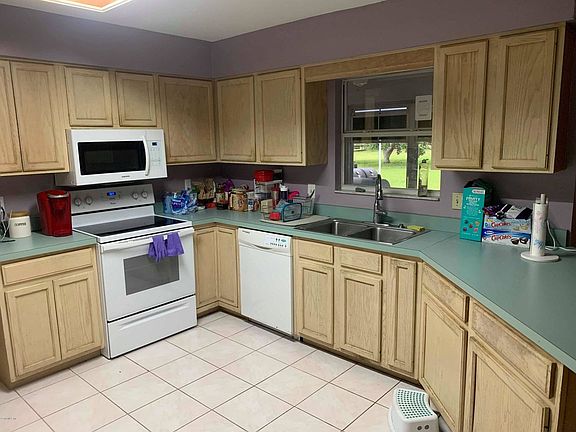 5th image of 5185 NE 61st Ave