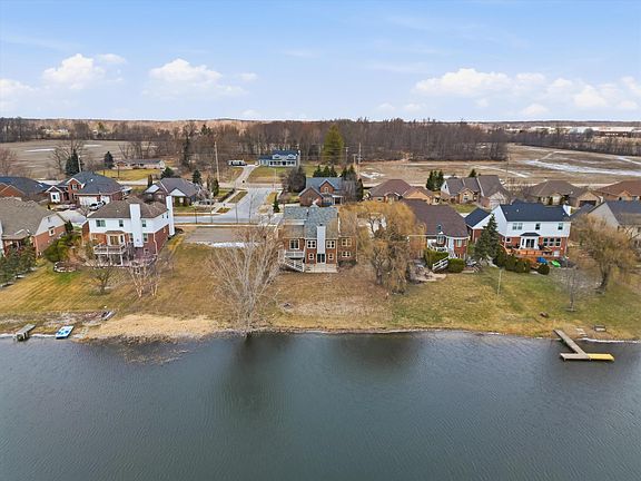 4th image of 36566 N Pointe Dr