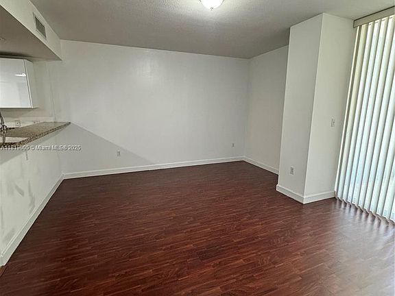 4th image of 170 SE 14th St APT 2406