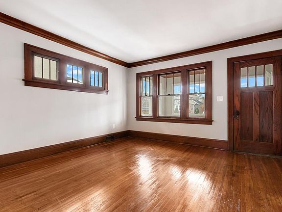 5th image of 3515 36th Ave S