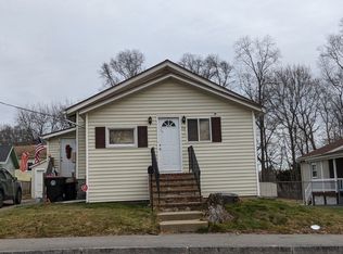 52 Sterling Rd, Brockton, MA 02302