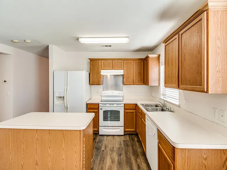 4212 Falcon Dr — Photo 11
