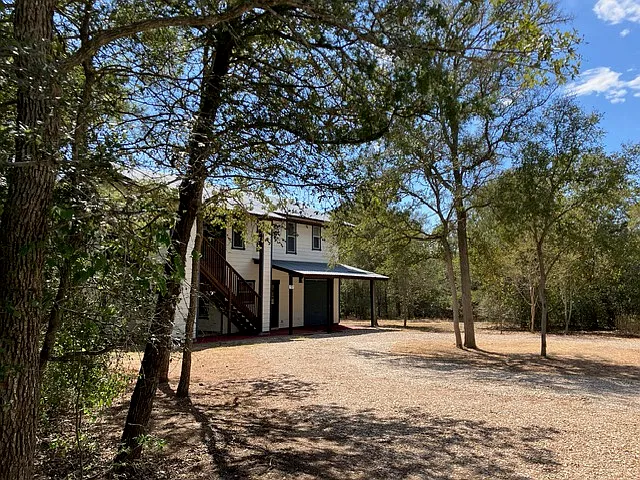 3 bed, 2000 sqft, $2,045 — Photo 1