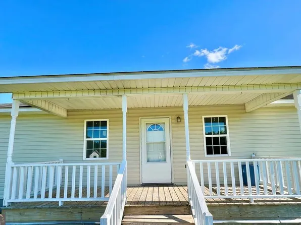 7 Becky Ln, Hazlehurst, GA 31539