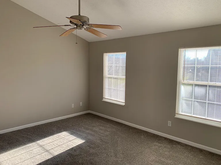 3857 Thorngate Dr — Photo 10