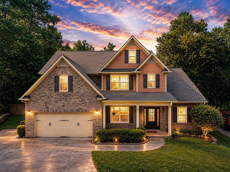 1st image of 611 Pinery Ln