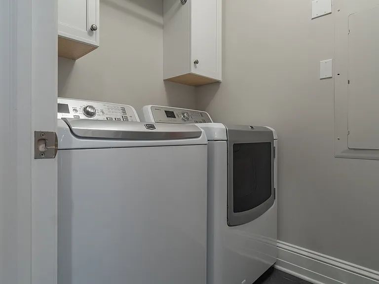 37 Henry St #401 — Photo 20