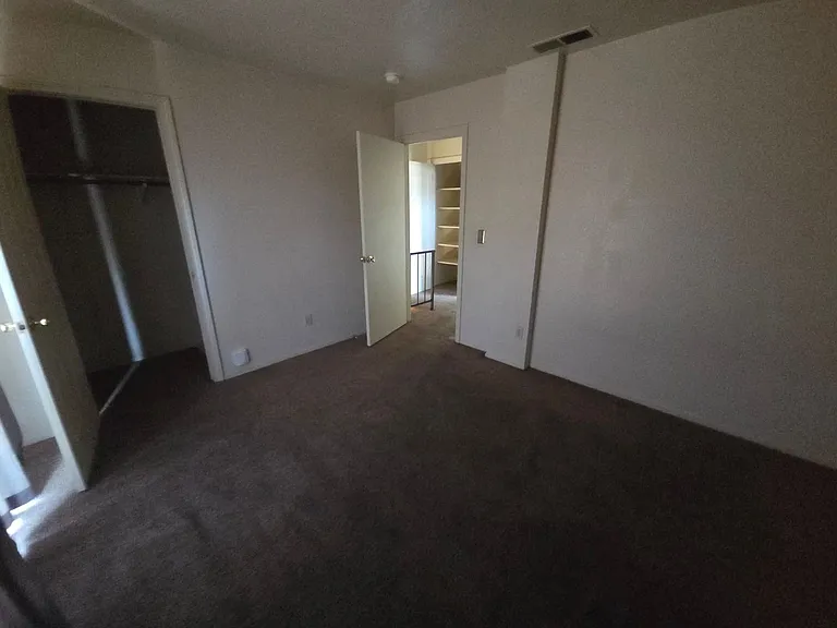 Brighton Avenue 724 — Photo 17