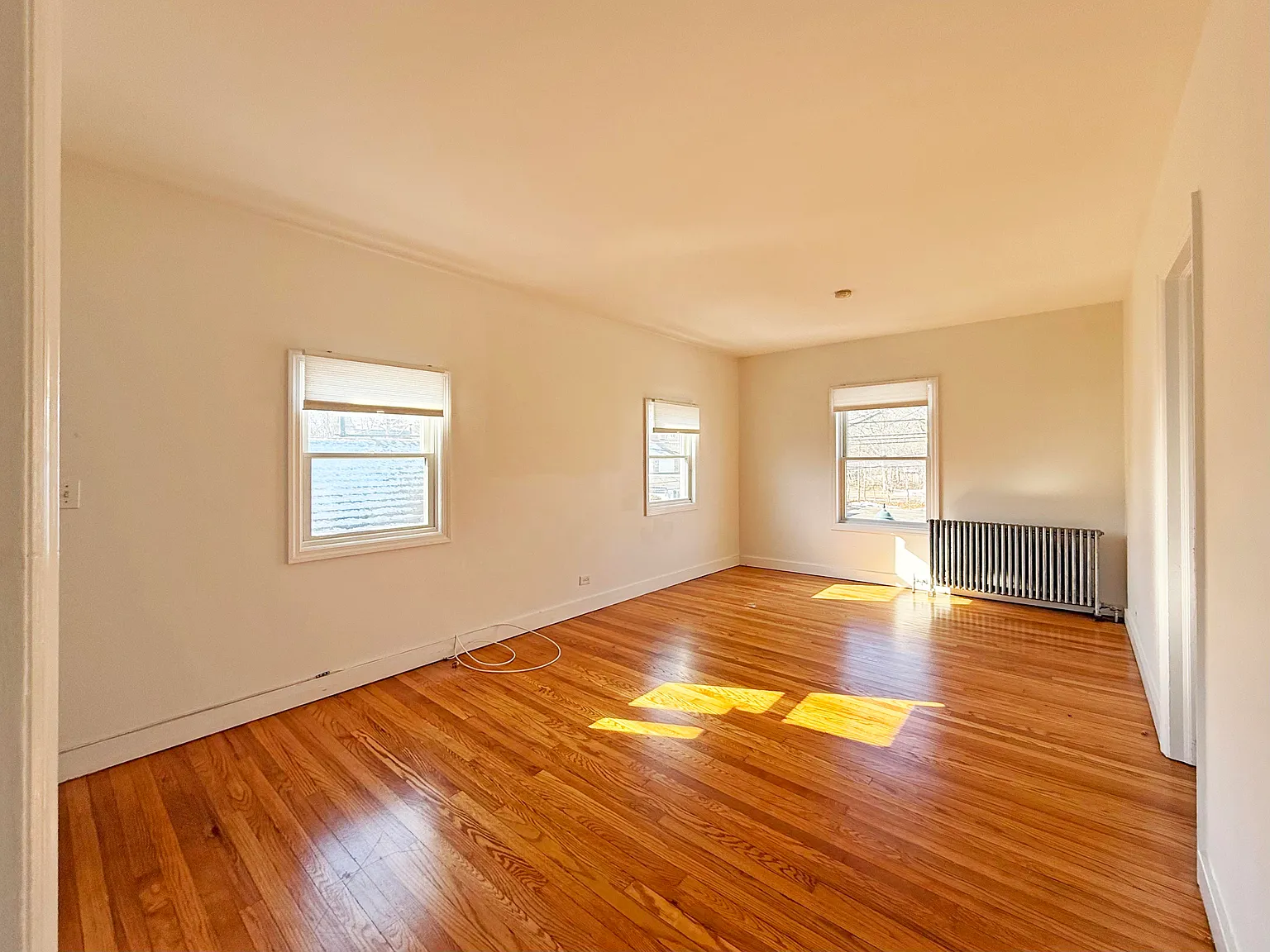 Year-Round East Quogue Rental — Photo 1