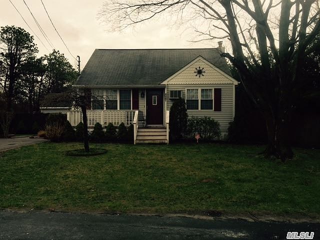 2nd image of 527 Lenox Ave