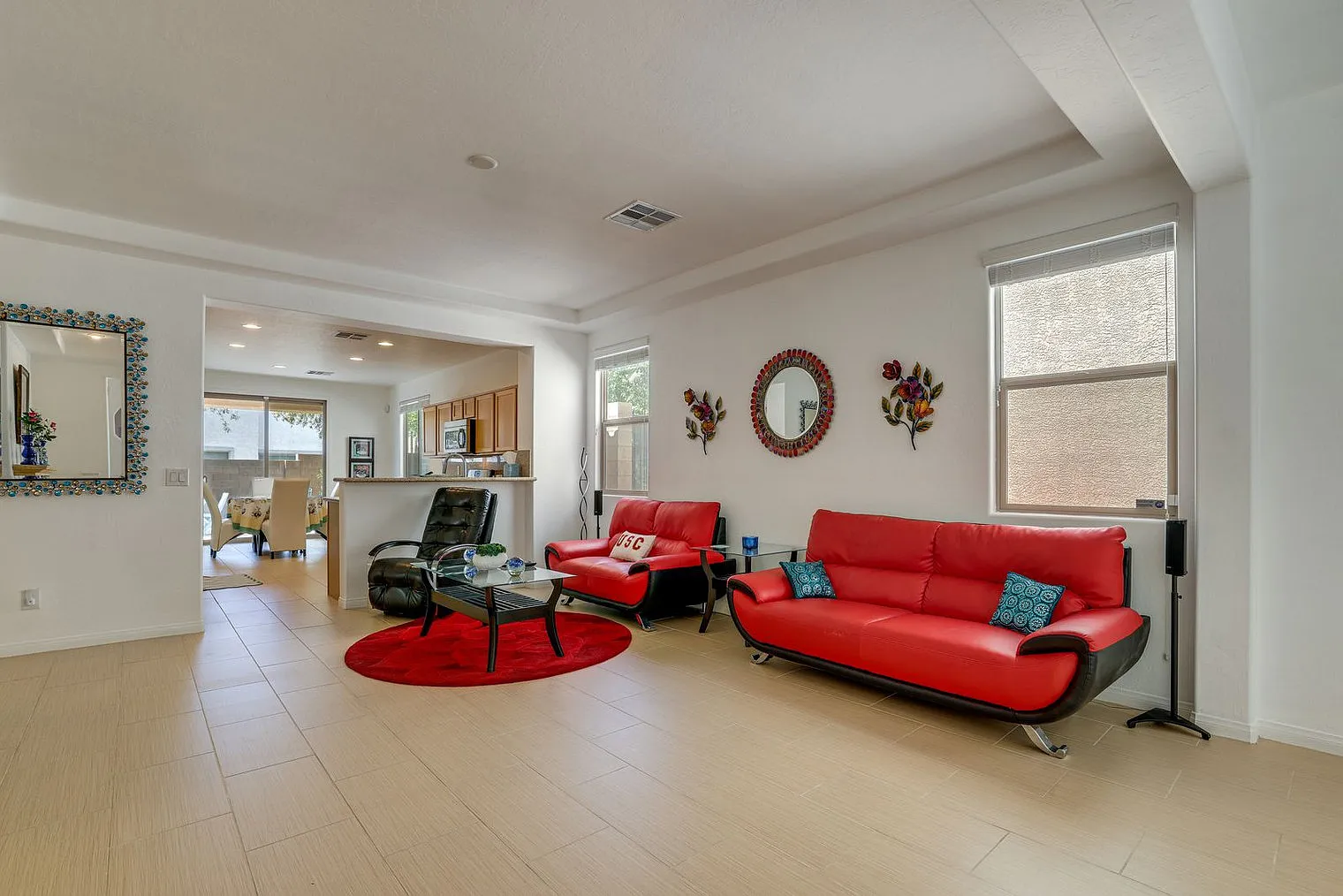 3 bed, 2.0 bath, 1840 sqft, $3,161 — Photo 3