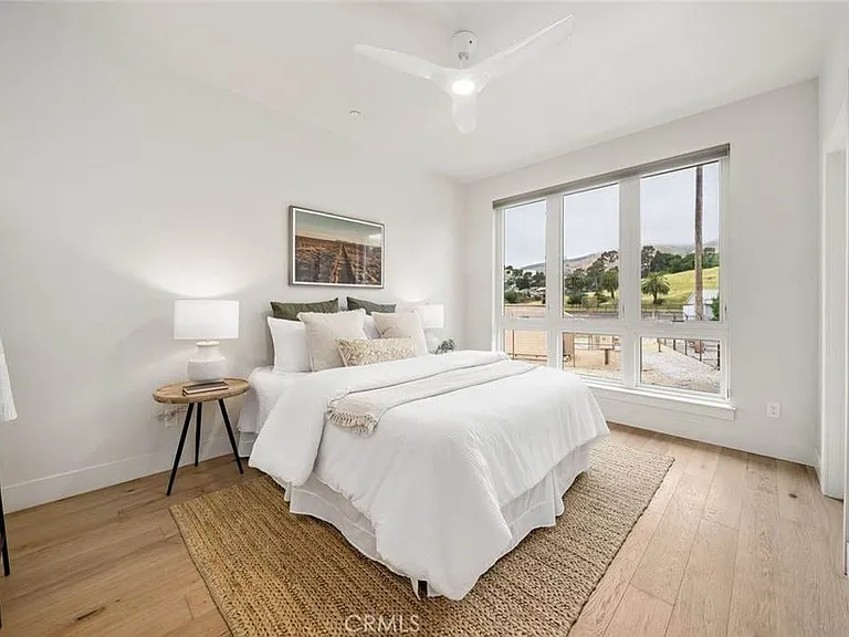 2478 Victoria Ave #104 — Photo 8