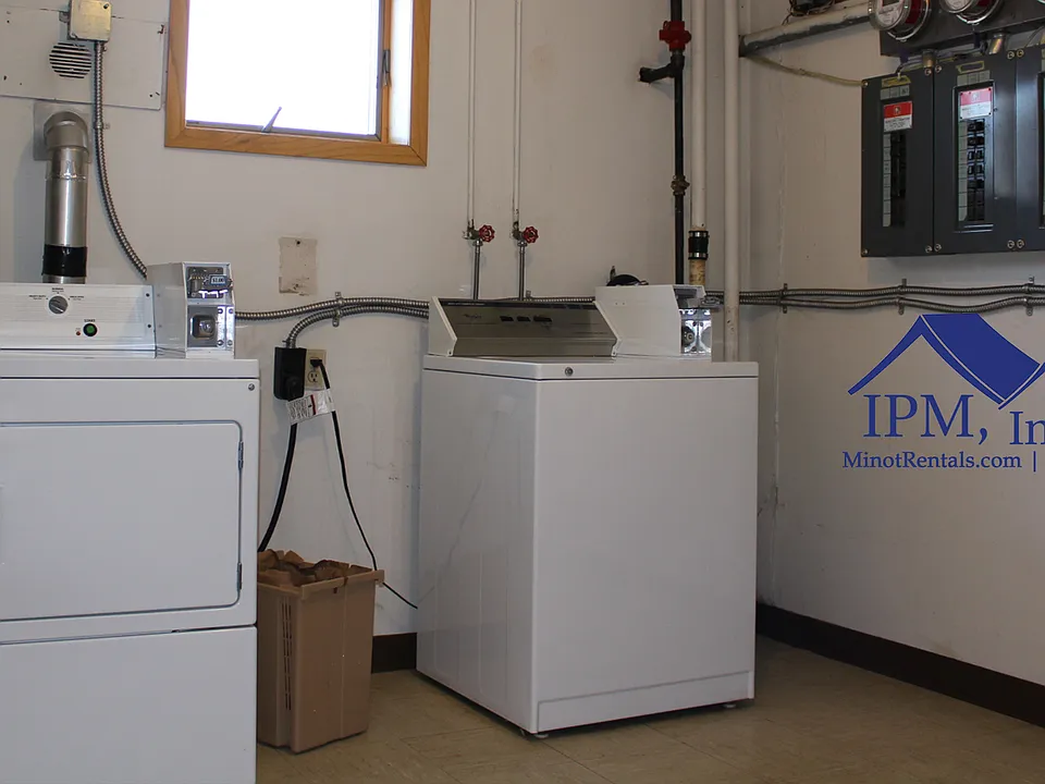 2021 5th St NW Laundry - Minot Apartment Rental by IPM, Inc_11262024
