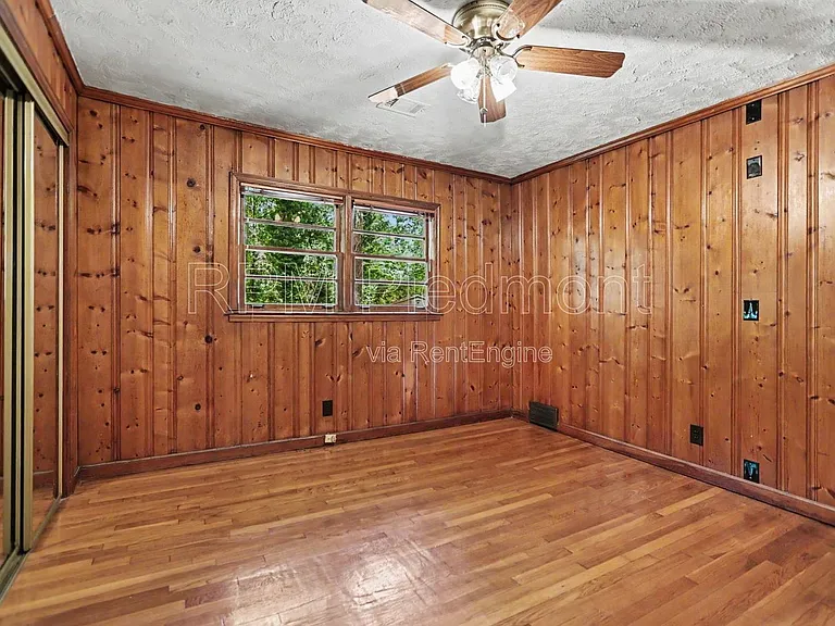 1903 Winthrop Dr SE — Photo 19