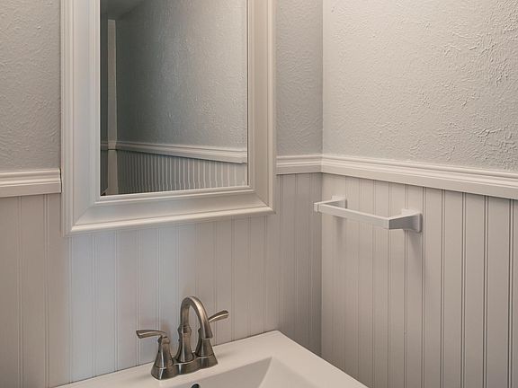 Downstairs 1/2 Bathroom