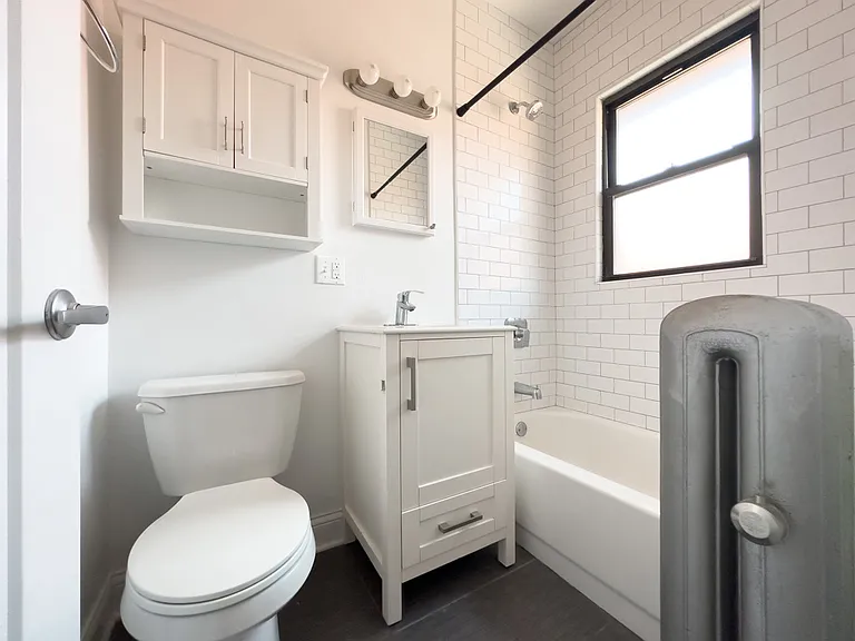 2641 N Spaulding Ave #W4 — Photo 12