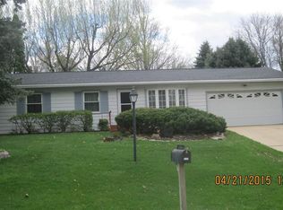 2115 Middlebury Rd, Freeport, IL 61032