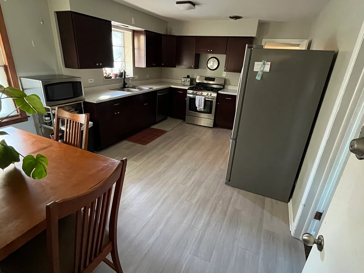 2 bed, 950 sqft, $2,200 — Photo 1