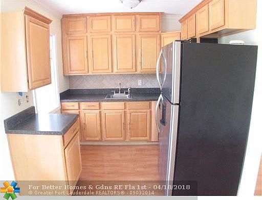 2nd image of 2616 NE 30th Pl APT 6