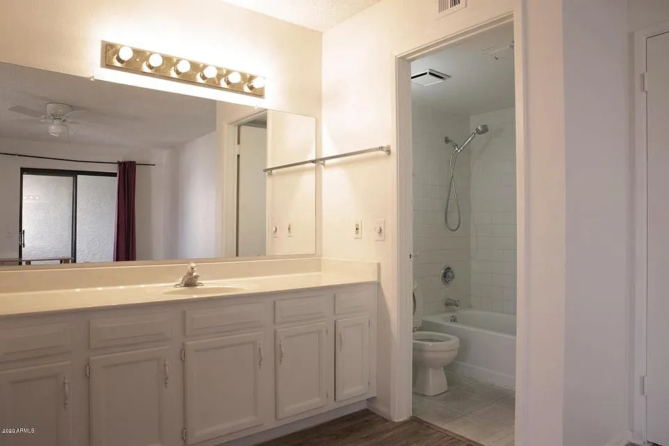2 bed, 1130 sqft, $1,450 — Photo 4