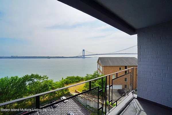 Sold by REMAX Elite | media 37